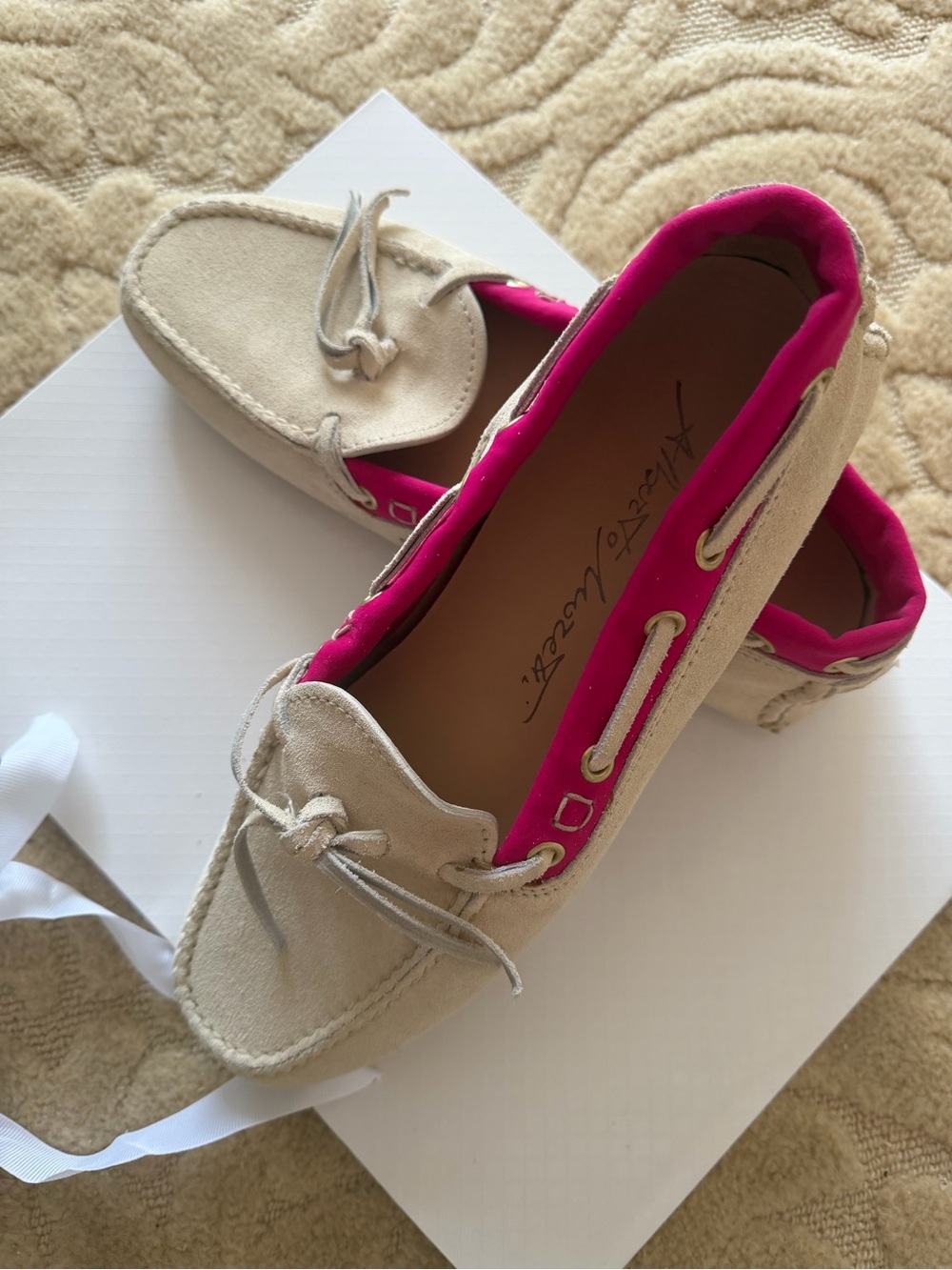 Alberto Moretti Creme Suede boat shoe-slipper w/Hot Pink lining  size 39  New!